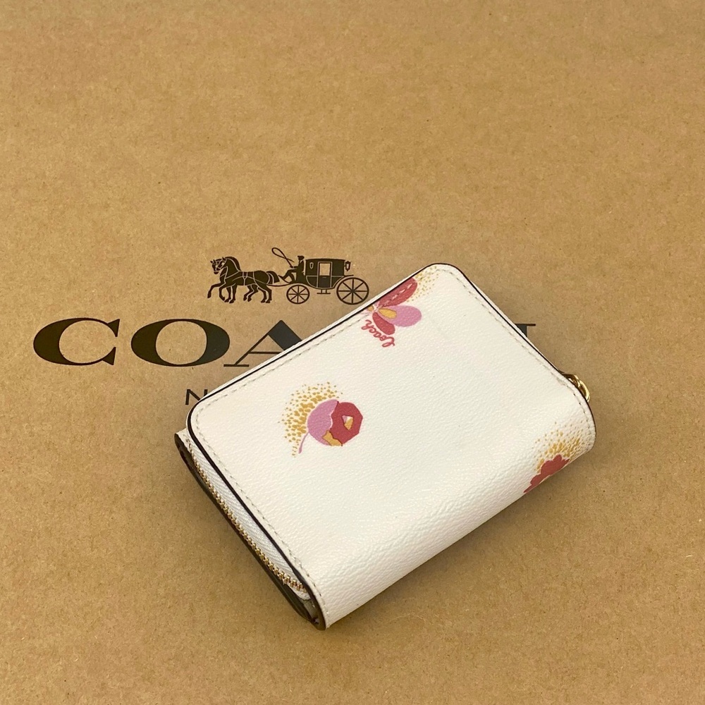Coach White Floral Small Trifold Wallet - Picture 5 of 10